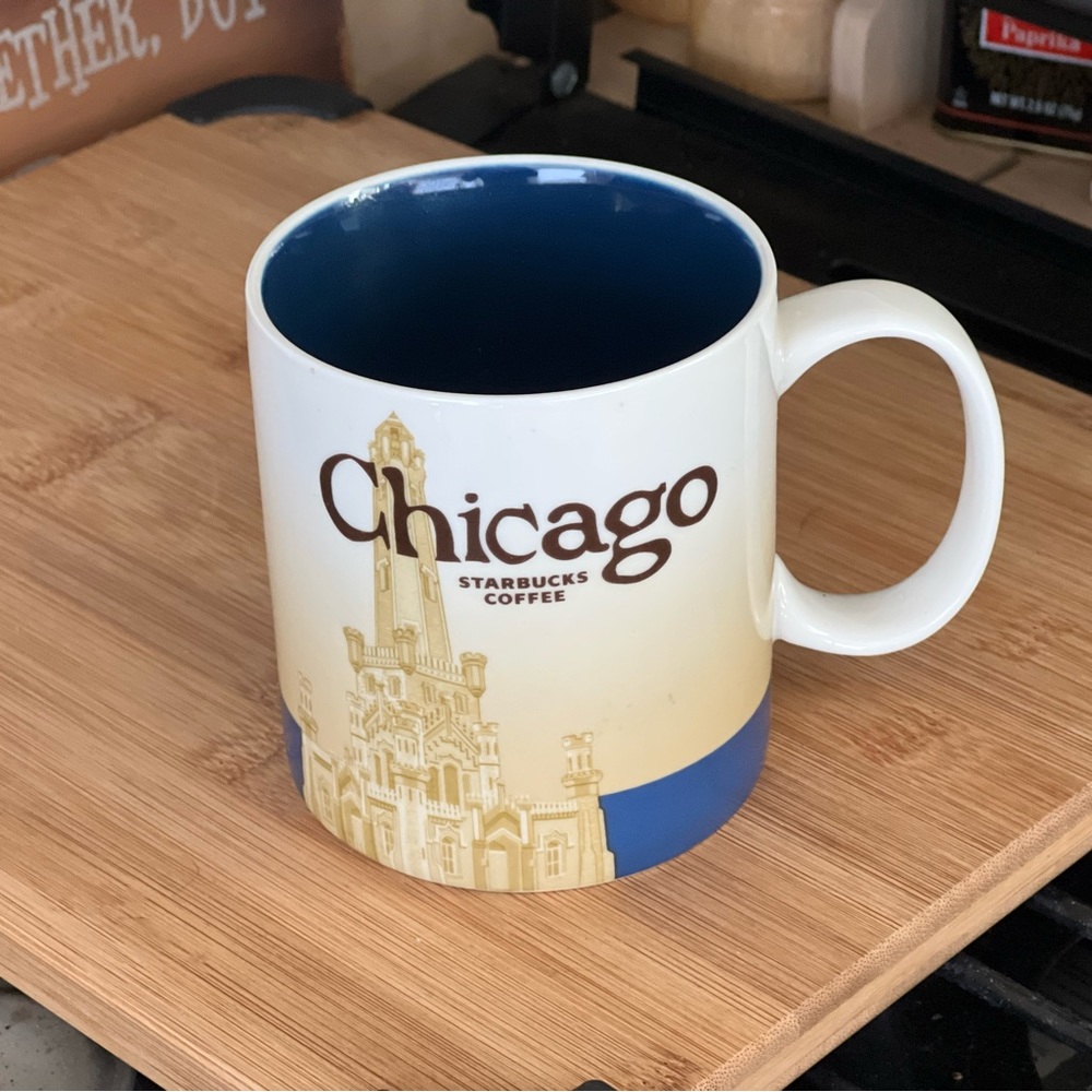 NWOT Starbucks Collector Series 2009 CHICAGO 16 oz Mug